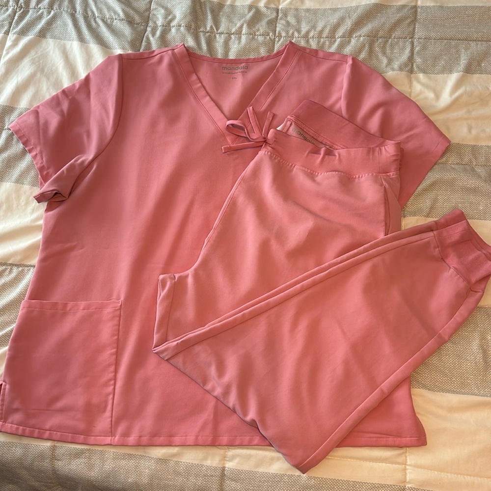 Mandala Pink Scrub set. 2XL top and XL pant